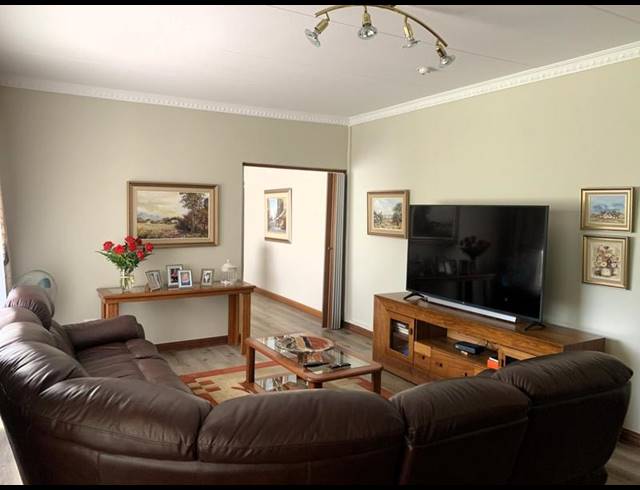 3 BEDROOM HOUSE FOR SALE IN SUNWARD PARK